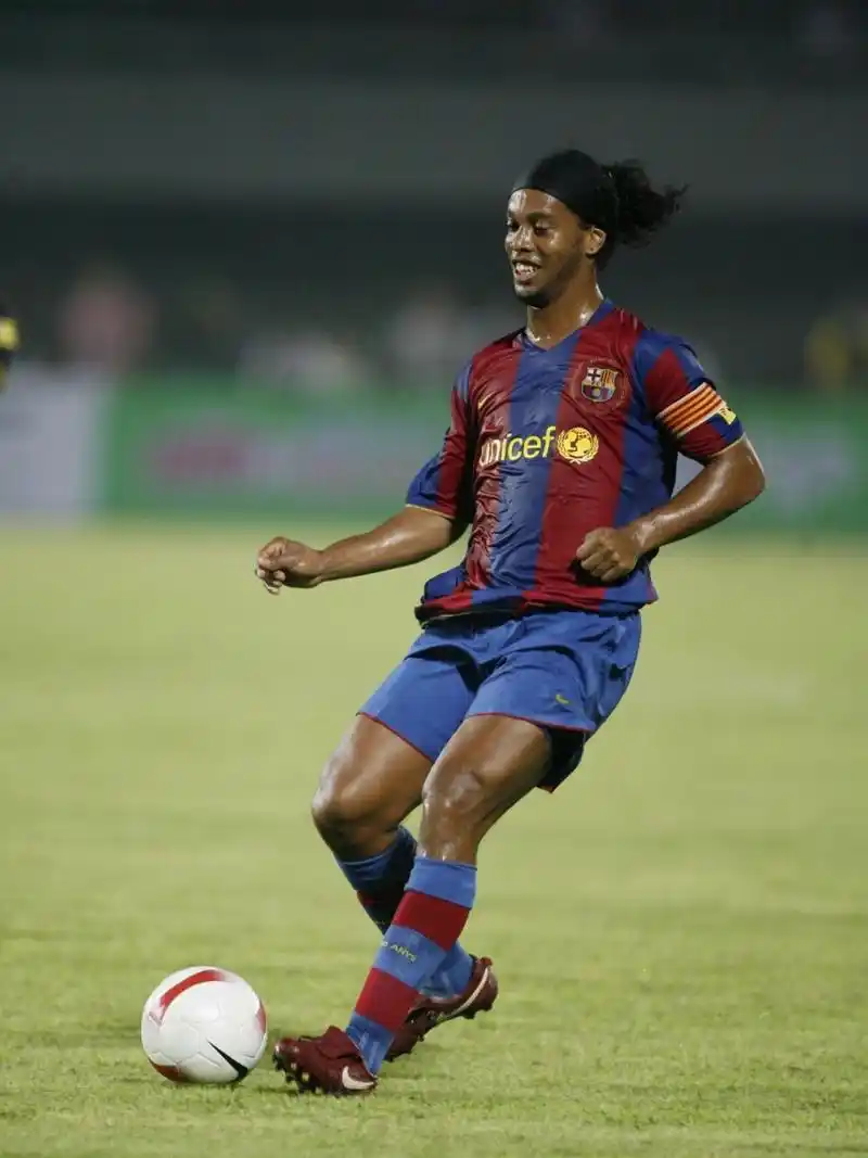 他们通过努 他们通过努